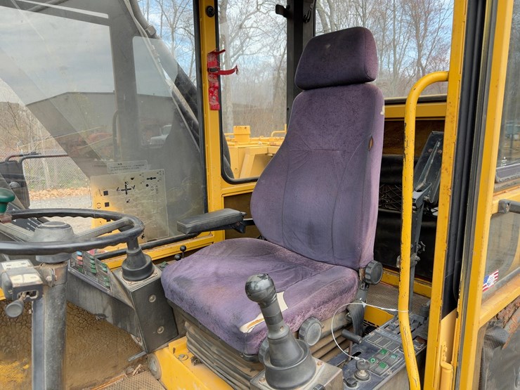 1994-akerman-ew200-image-26