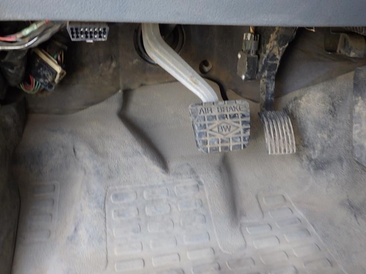 2015-ford-f750-image-25