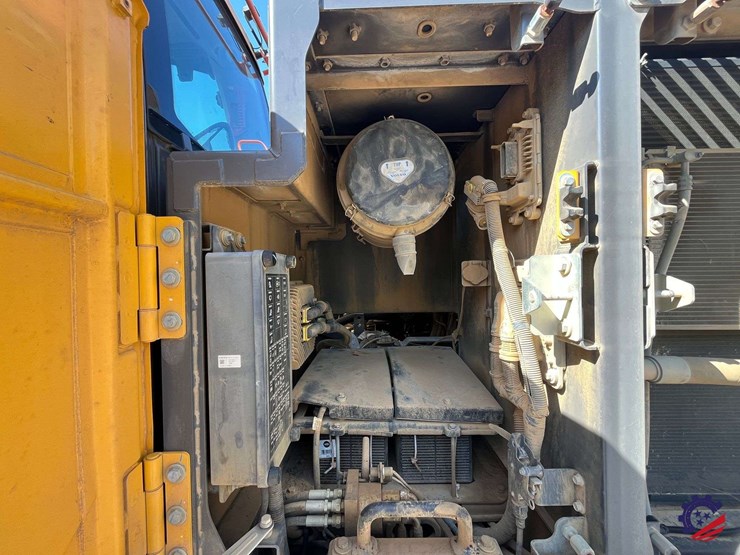 2017-volvo-ec300el-image-54