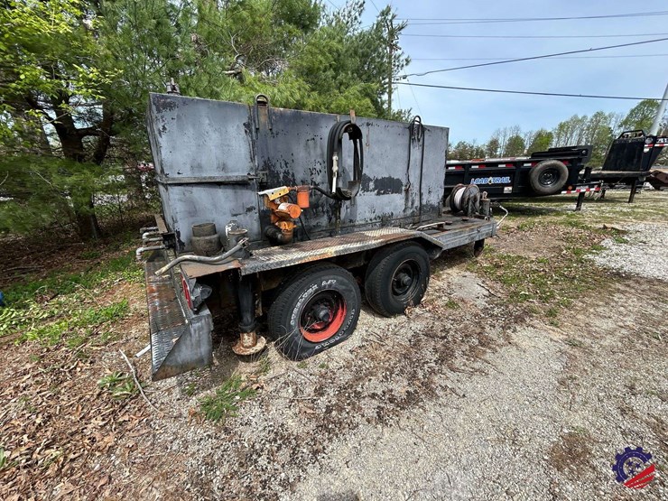 fuel-&-lube-truck-image-6