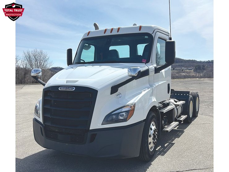 2020-freightliner-cascadia-116-image-1
