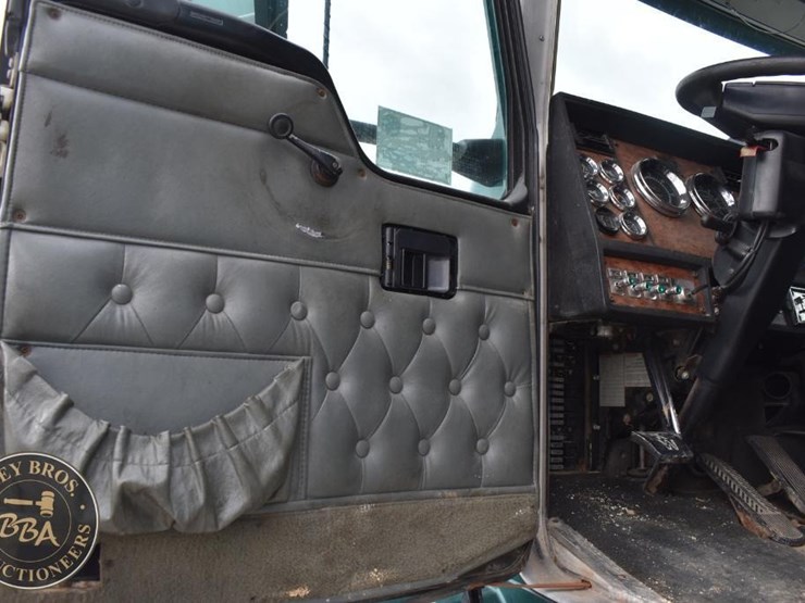 2000-kenworth-t600-image-29