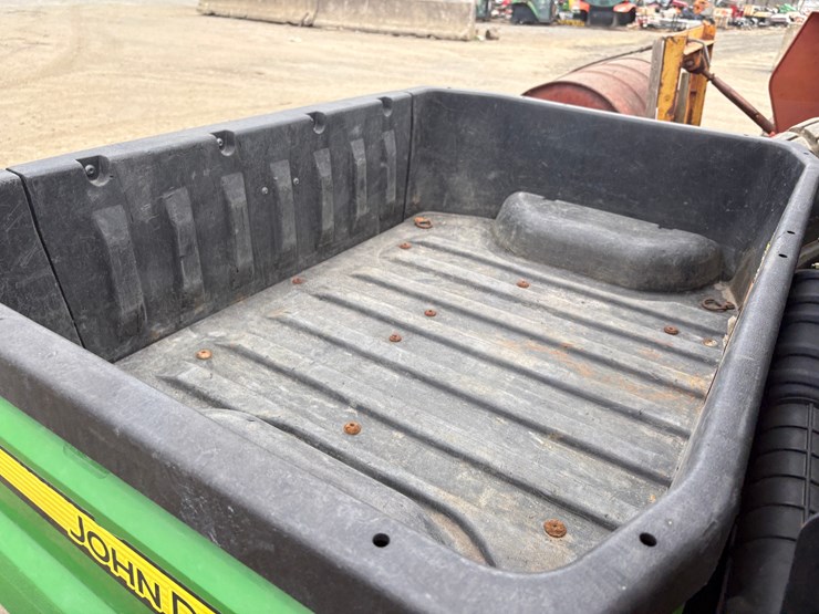 john-deere-gator-image-12
