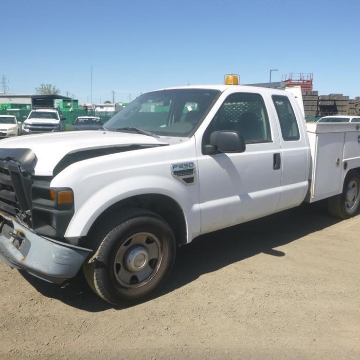 2008 Ford Extra Cab Utility Truck