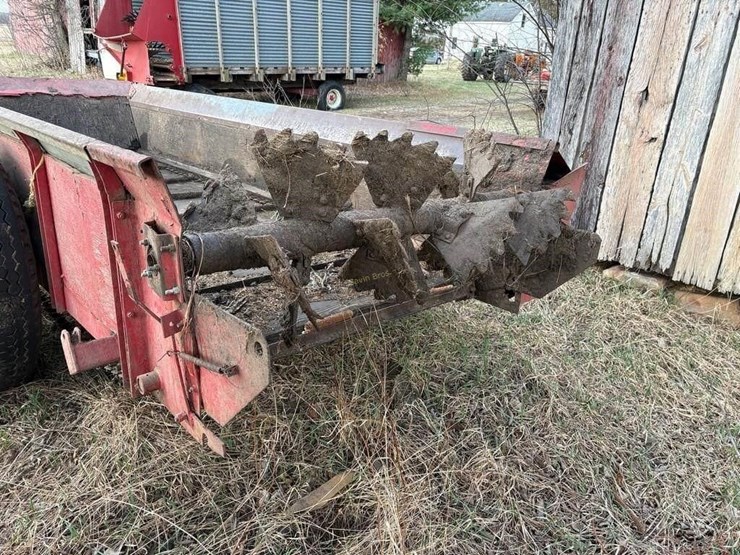 h&s-model-180-manure-spreader-image-5