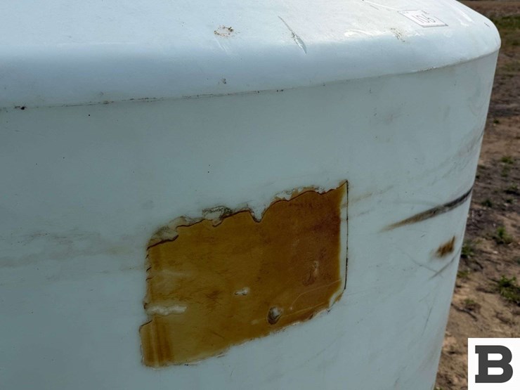 1550-gallon-round-poly-fertilizer-tank-image-6