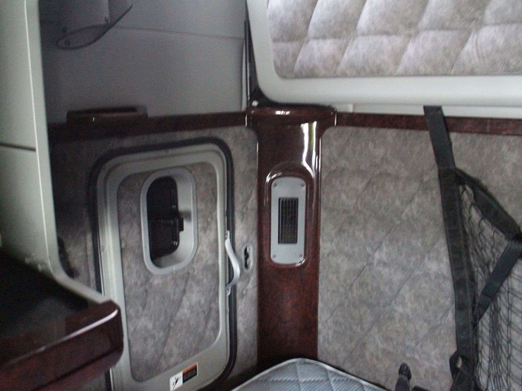 2019-freightliner-corando-glider-3alxfb001ldls9685-mileage:-does-not-run-image-33