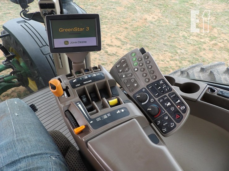 2012-john-deere-8235r-image-24