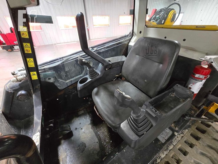 2020-jcb-3ts-8t-image-14