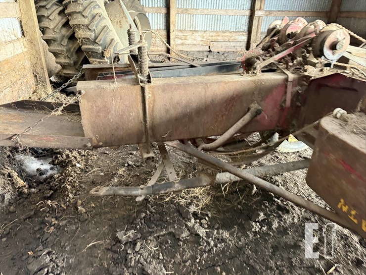 new-holland-66-image-4