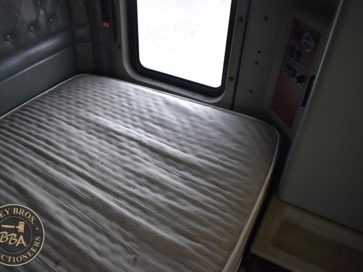 2000-kenworth-t600-image-43