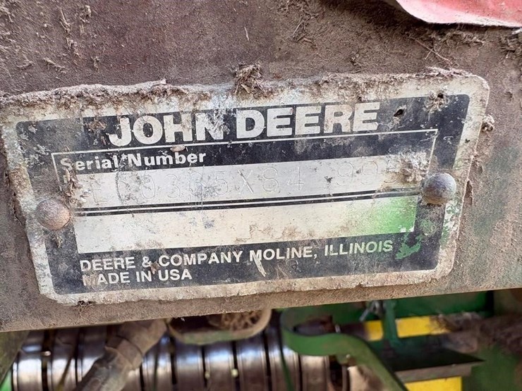 john-deere-335-image-12
