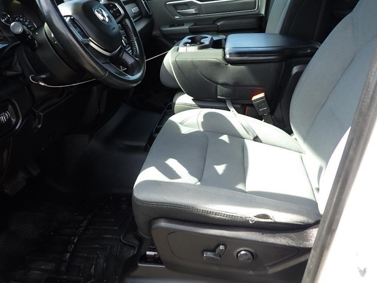 2019-dodge-1500-image-24