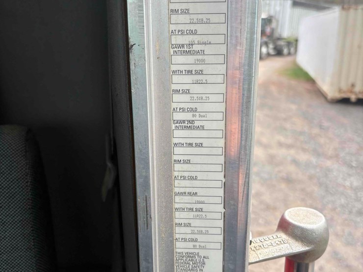 2010-caterpillar-c13-image-15