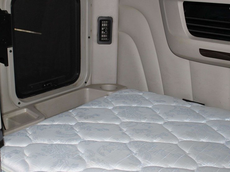 2019-peterbilt-glider-1npbggggx0d654893-mileage:-milage-unknown-image-64