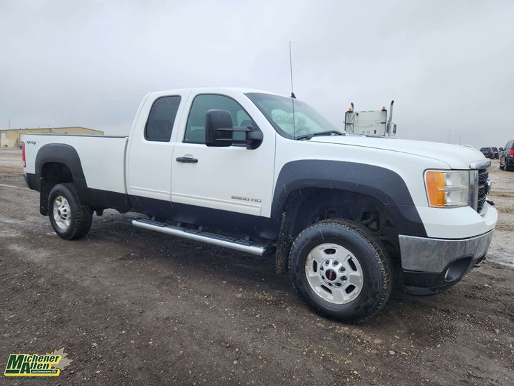 2011-gmc-sierra-2500hd-image-2