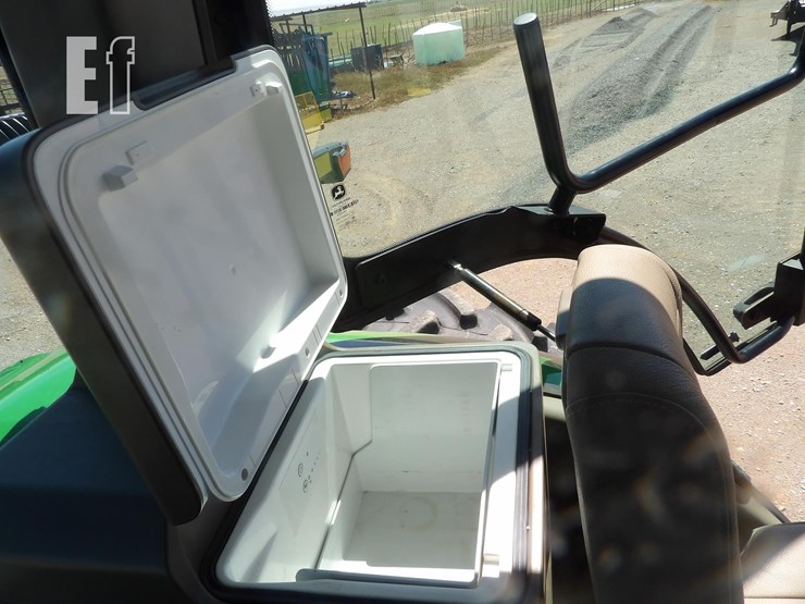 2022-john-deere-8r-370-image-21