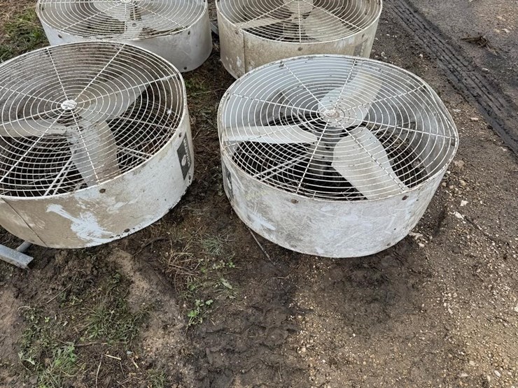 (4)-schaefer-36"-barn-fans-image-4
