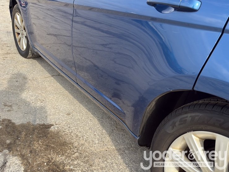 2010-chrysler-sebring-image-13