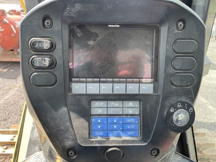 2013-komatsu-d65ex-17-image-42