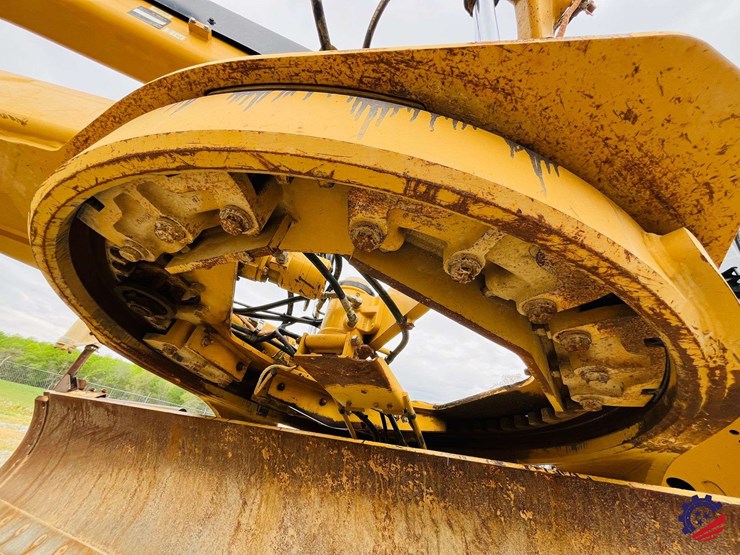 2010-caterpillar-120m-image-52