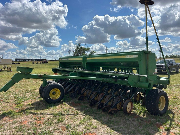 john-deere-750-image-5