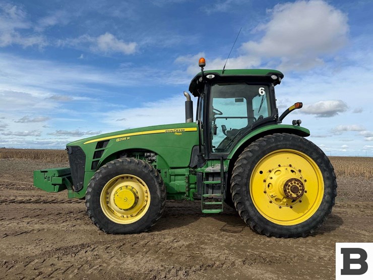 2014-john-deere-8295r-image-3