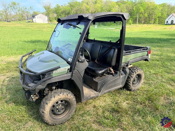 2019-john-deere-gator-xuv-835m-image-1