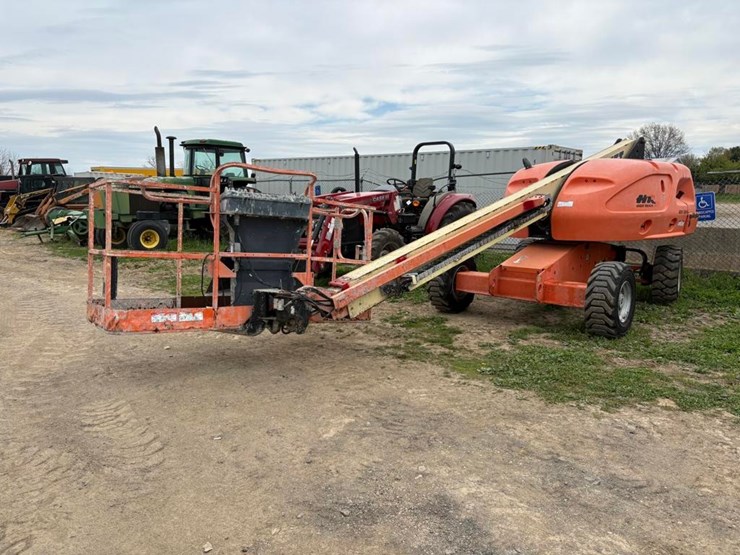 2014-jlg-400s-image-1