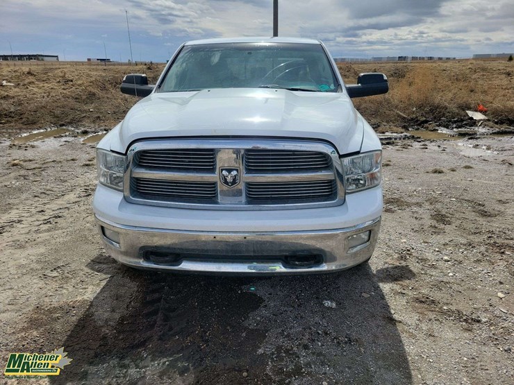 2010-dodge-ram-1500-image-3