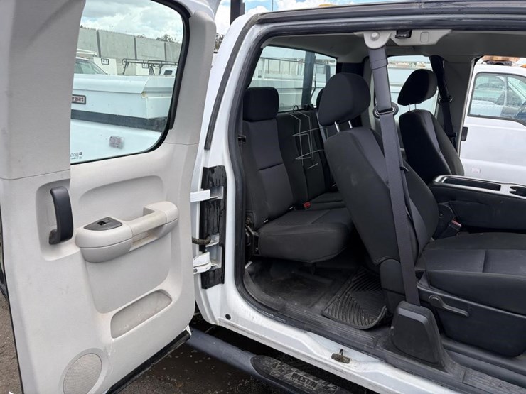 2012-gmc-sierra-2500-image-10