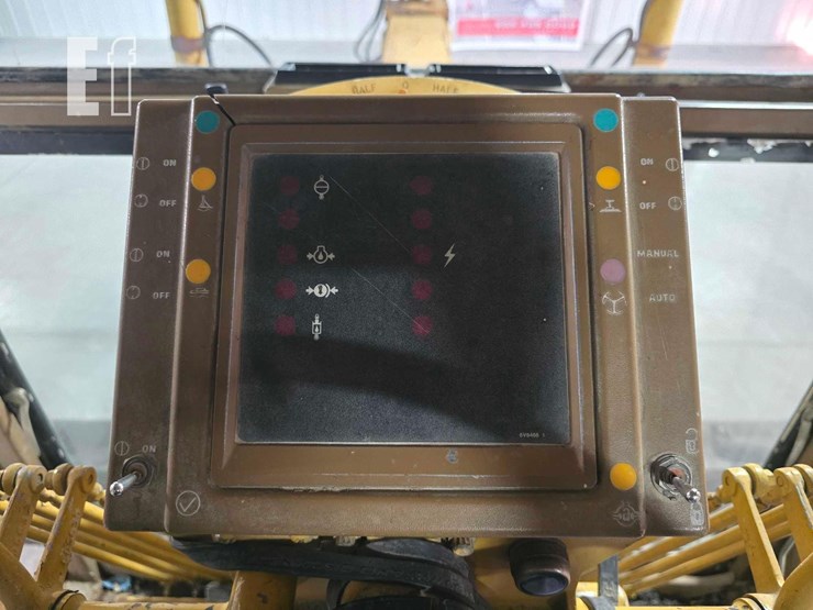 1989-caterpillar-120g-image-18