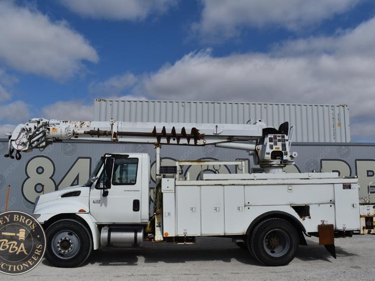 2005-international-durastar-4300-image-2