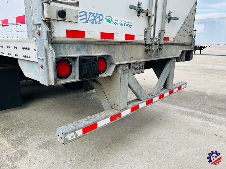 2015-vanguard-53-ft-image-28