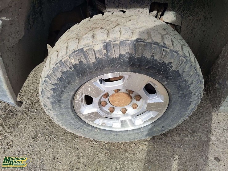 2012-chevrolet-silverado-2500hd-image-9