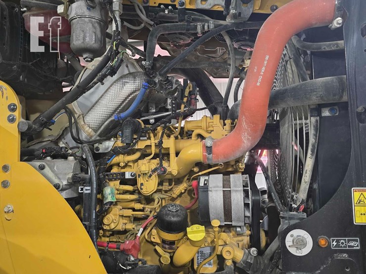 2021-caterpillar-920-image-28