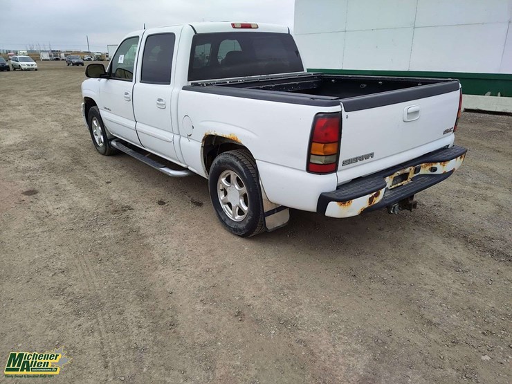 2005-gmc-sierra-1500-image-3