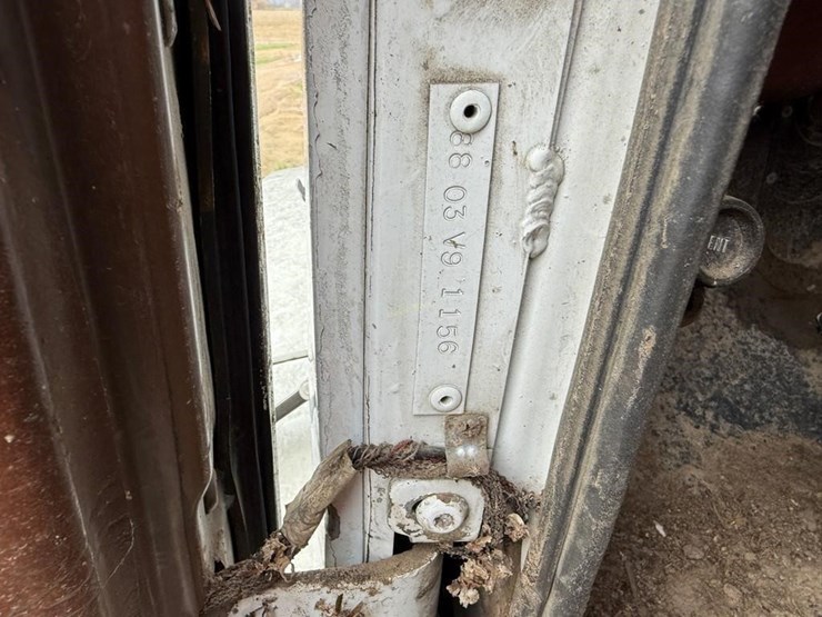 1988-white-gmc-volvo-manure-truck-image-16