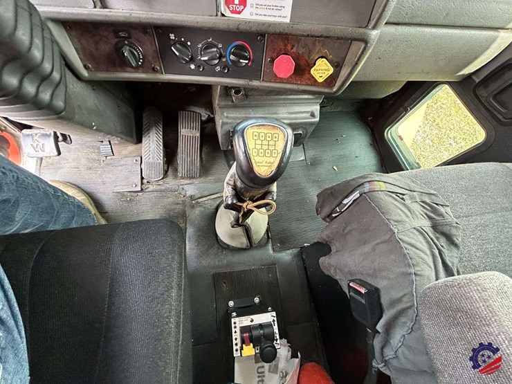 2005-kenworth-t300-image-73