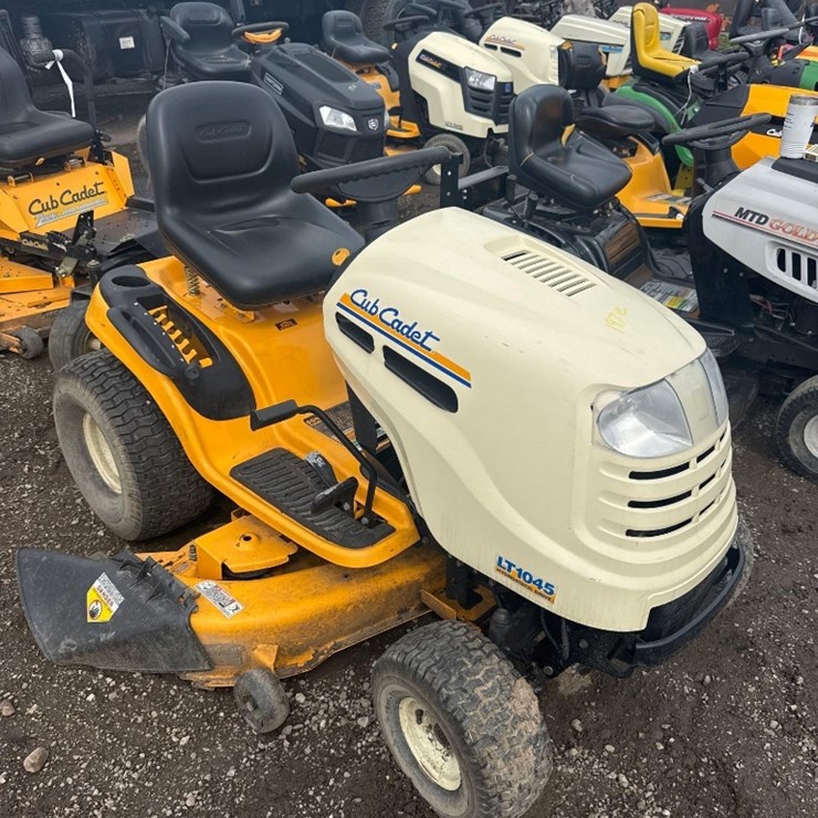 CUB CADET LT1045