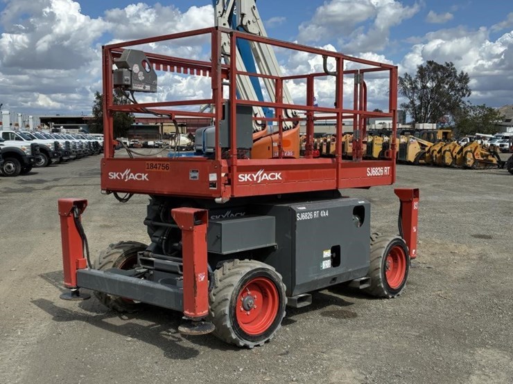 2019-skyjack-sj6826rt-image-1