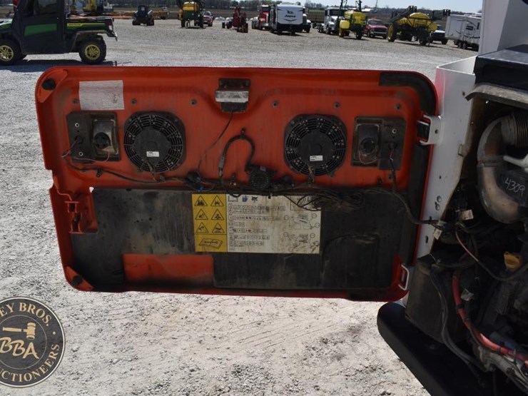 2023-bobcat-t770-image-27