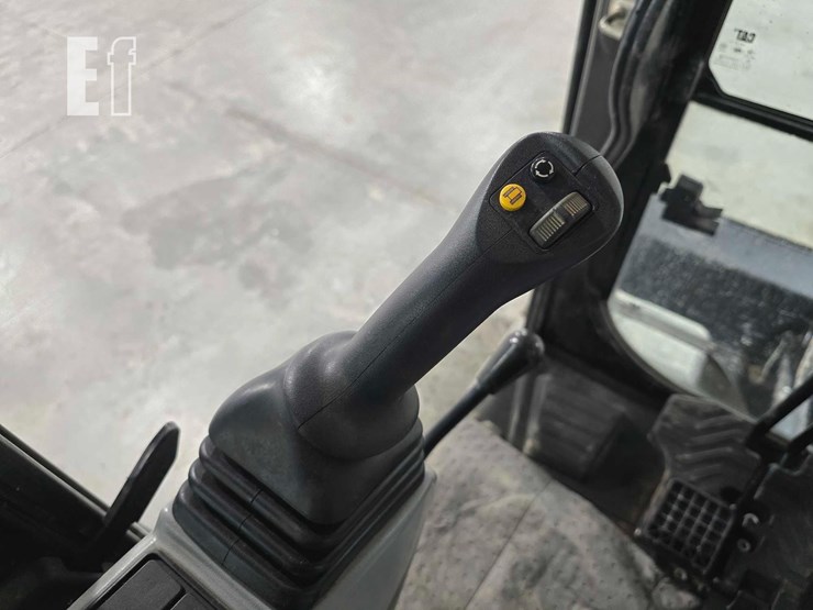 2022-caterpillar-307.5-image-21