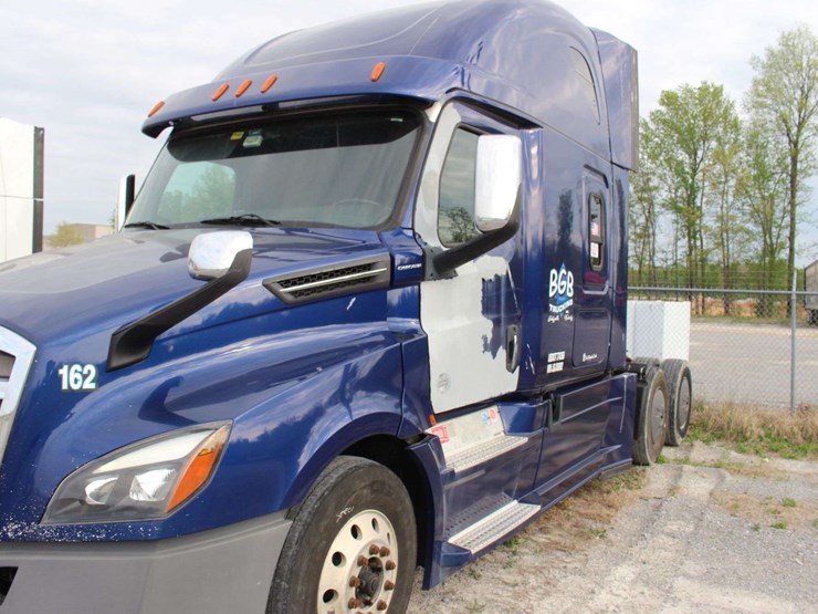 2018-freightliner-cascadia-126-image-54