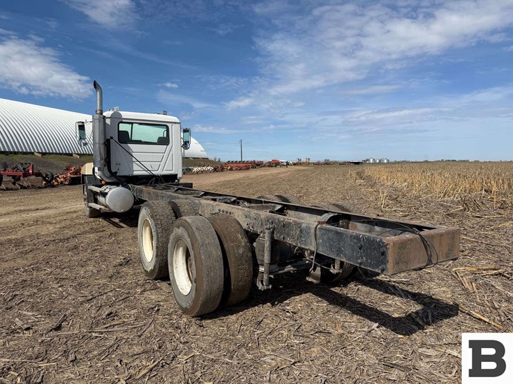 2000-mack-ch612-image-3