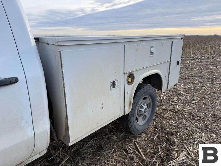 2016-chevrolet-silverado-2500-image-13