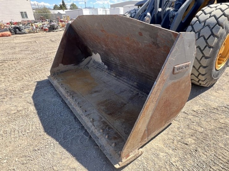 2023-volvo-l70h-wheel-loader-image-9