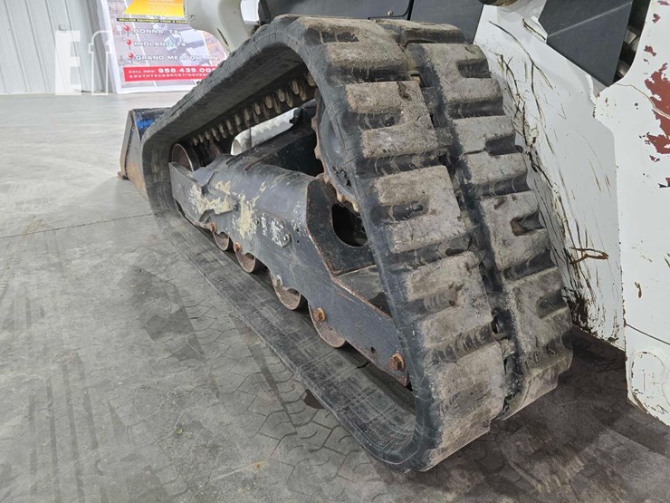 2020-bobcat-t76-image-28