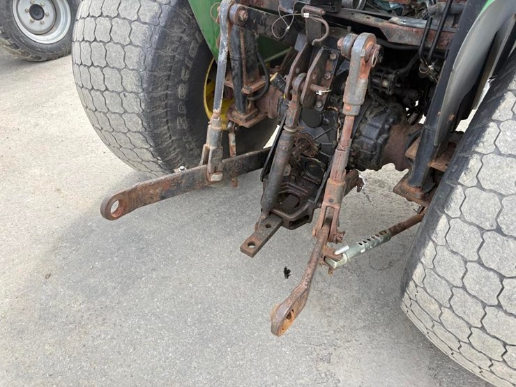 john-deere-4320-image-10