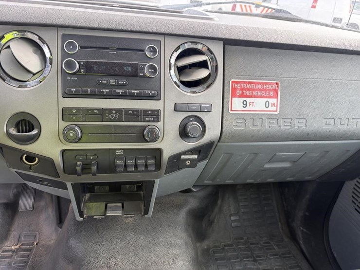 2011-ford-f550-image-14